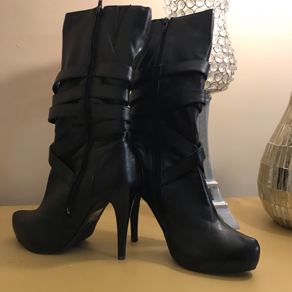 Boots - Picture 2 of 3